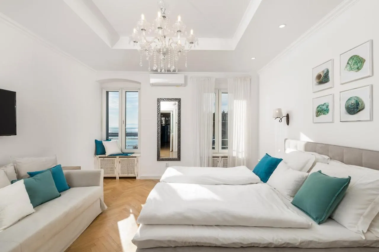 Luxury Apartment Karolina Riva 101M2 Rijeka Croatia